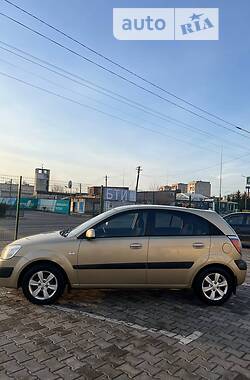 Хэтчбек Kia Rio 2008 в Павлограде