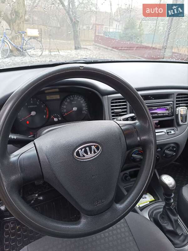 Седан Kia Rio 2007 в Чорткове