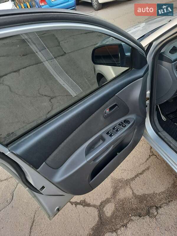 Седан Kia Rio 2005 в Черкассах