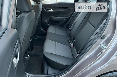 Седан Kia Rio 2021 в 