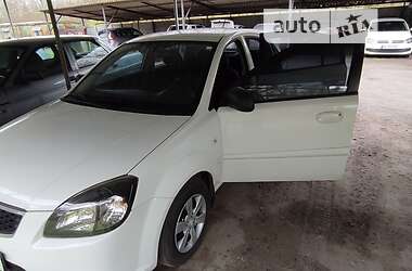 Хэтчбек Kia Rio 2011 в Каменском