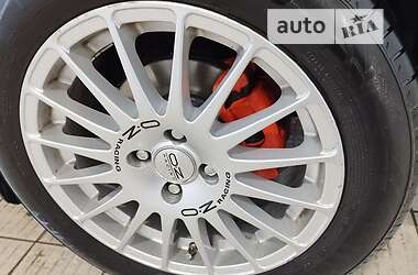 Хэтчбек Kia Rio 2006 в 