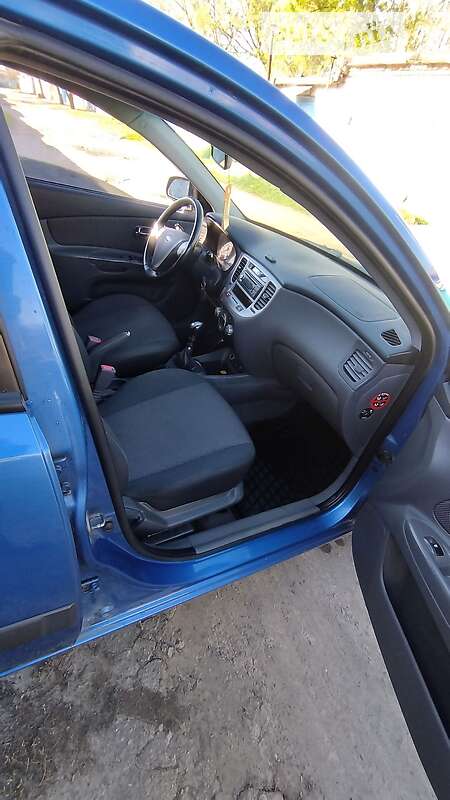 Хетчбек Kia Rio 2006 в Первомайську