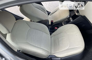 Седан Kia Rio 2012 в 