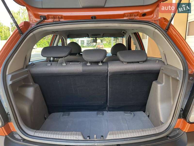 Хетчбек Kia Rio 2006 в Івано-Франківську