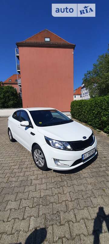 Седан Kia Rio 2012 в Львові