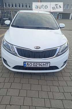 Седан Kia Rio 2013 в Хусте