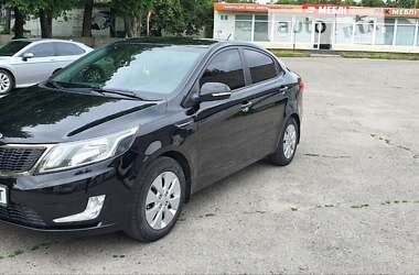 Седан Kia Rio 2012 в Ромнах