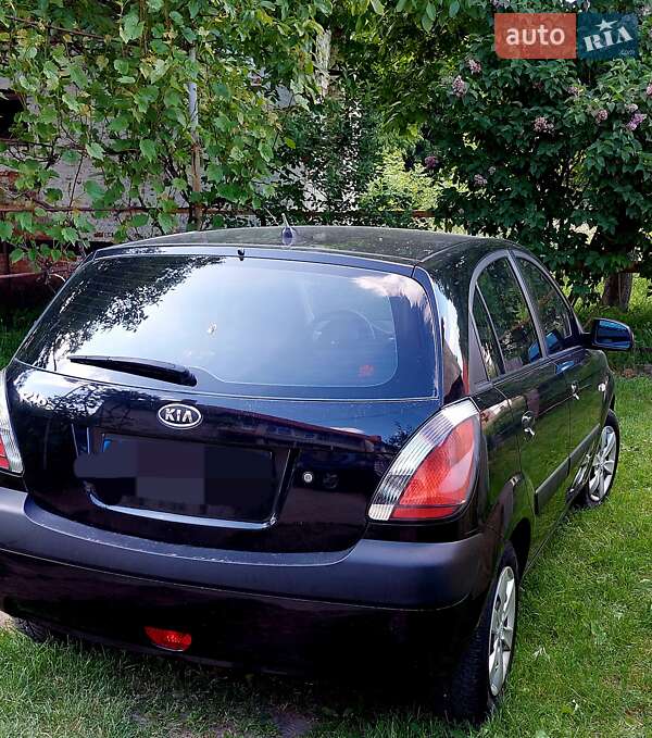 Хэтчбек Kia Rio 2008 в Ивано-Франковске