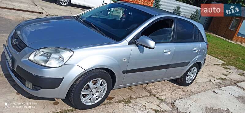 Хэтчбек Kia Rio 2007 в Богодухове