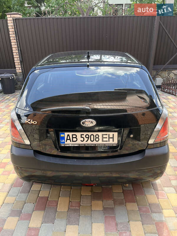 Хэтчбек Kia Rio 2009 в Виннице