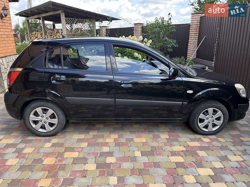 Хэтчбек Kia Rio 2009 в Виннице