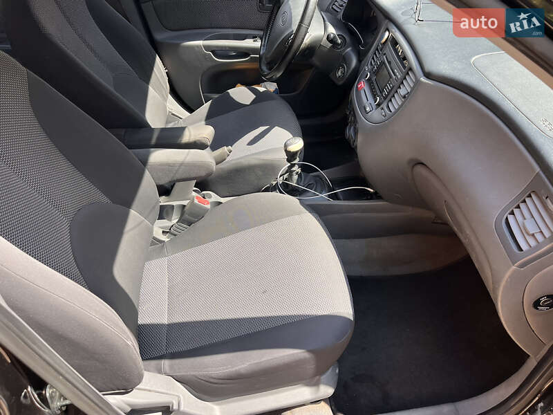 Хэтчбек Kia Rio 2009 в Виннице