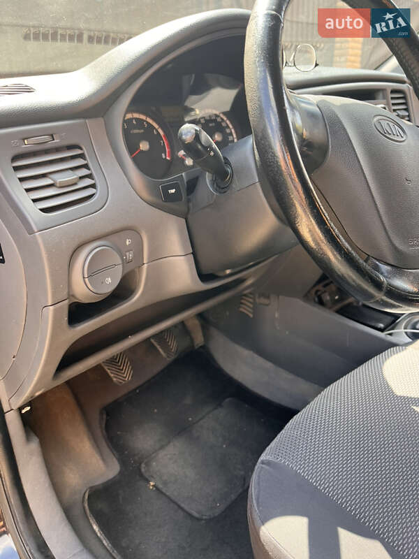 Хэтчбек Kia Rio 2009 в Виннице