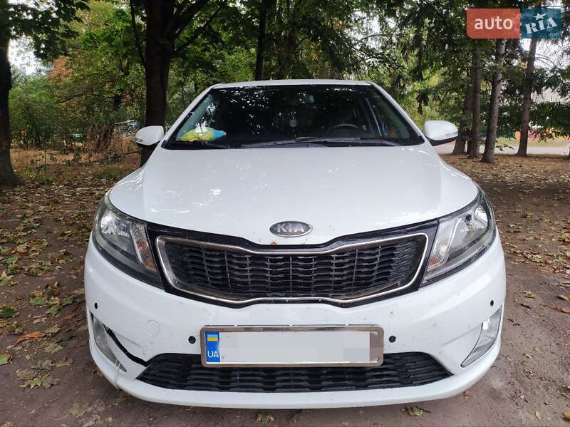 Седан Kia Rio 2013 в Украинке