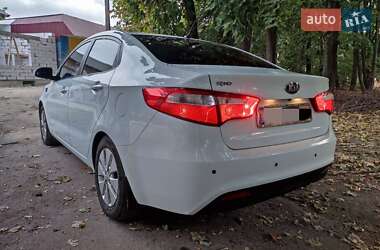 Седан Kia Rio 2013 в Украинке