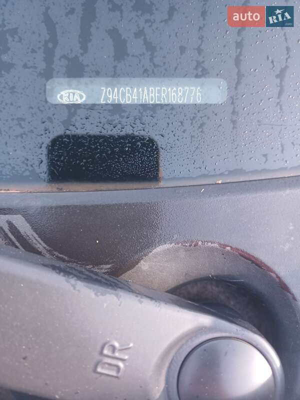 Седан Kia Rio 2013 в Кривом Роге