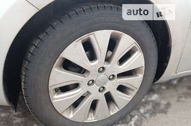 Хетчбек Kia Rio 2014 в Києві