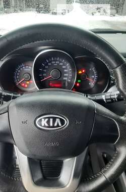 Седан Kia Rio 2012 в Сумах