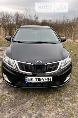 Седан Kia Rio 2013 в Вараші