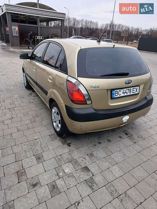 Хетчбек Kia Rio 2008 в Львові