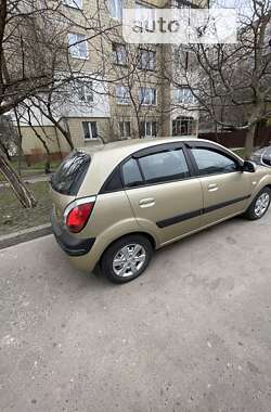 Хетчбек Kia Rio 2008 в 