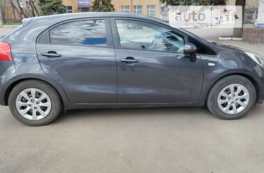 Хетчбек Kia Rio 2014 в Кривому Розі