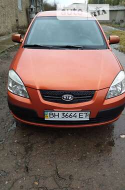 Хетчбек Kia Rio 2006 в Кролевці