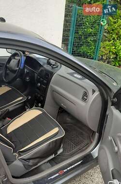 Универсал Kia Rio 2002 в Черновцах