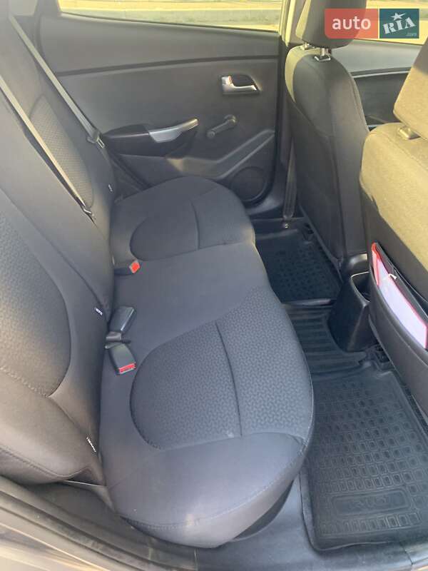 Седан Kia Rio 2013 в Борисполе