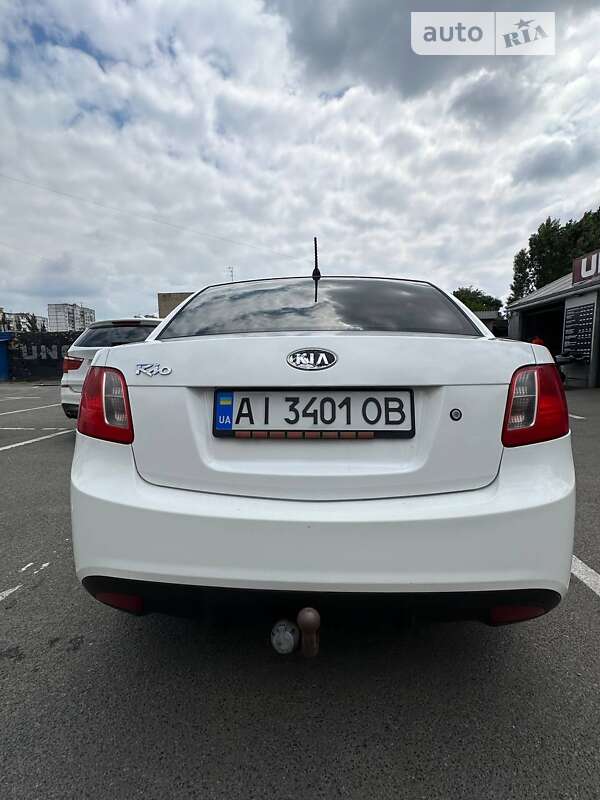 Седан Kia Rio 2010 в Києві
