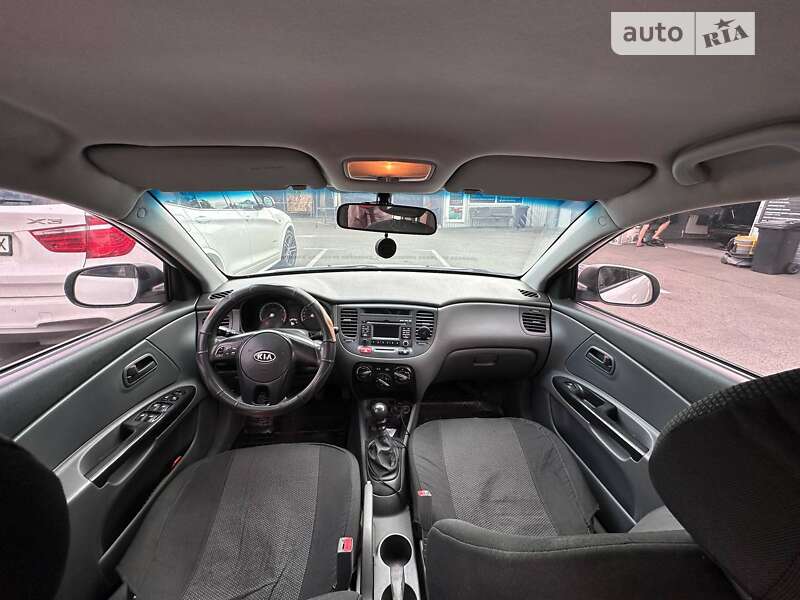 Седан Kia Rio 2010 в Києві