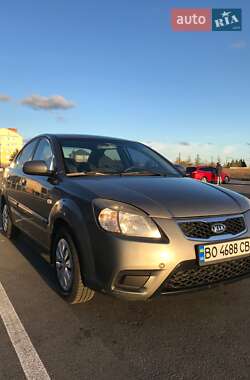 Седан Kia Rio 2011 в 