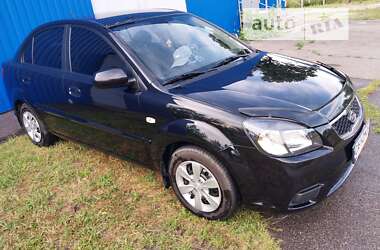 Седан Kia Rio 2010 в Черкассах