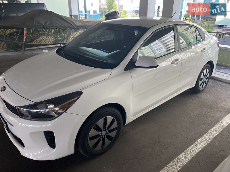 Седан Kia Rio 2017 в Харькове