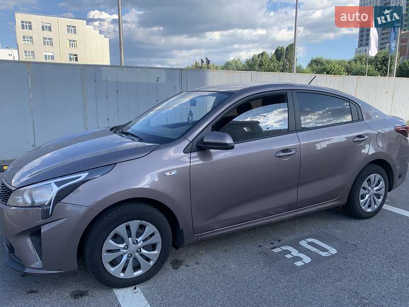 Седан Kia Rio 2021 в Киеве