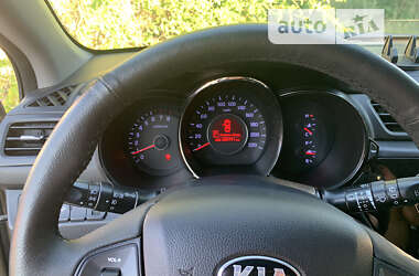 Хэтчбек Kia Rio 2013 в Днепре