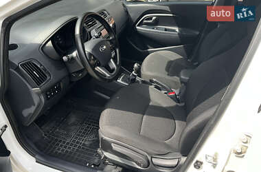 Седан Kia Rio 2017 в 