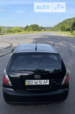 Хетчбек Kia Rio 2010 в Чорткові