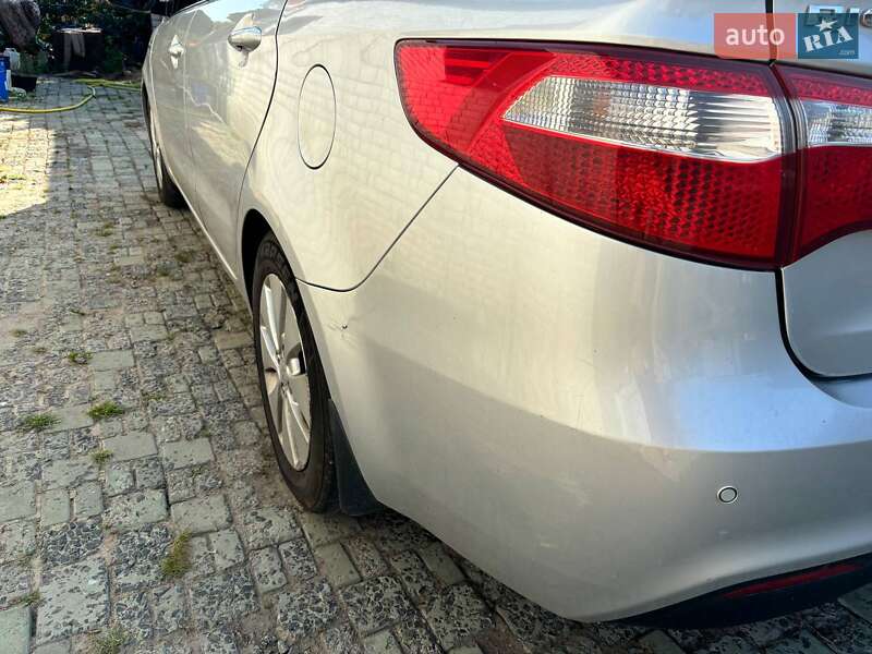 Хетчбек Kia Rio 2013 в Харкові