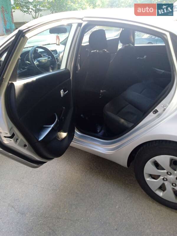 Седан Kia Rio 2012 в Харкові