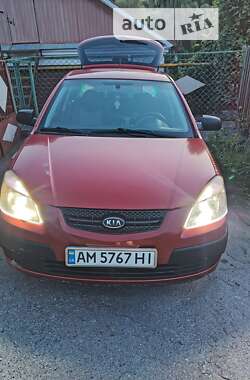 Хэтчбек Kia Rio 2008 в Звягеле