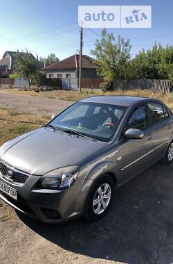 Седан Kia Rio 2011 в Лозовой