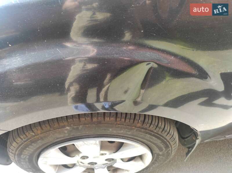 Седан Kia Rio 2006 в Ровно