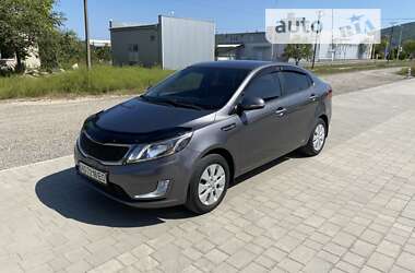 Седан Kia Rio 2013 в Виноградові