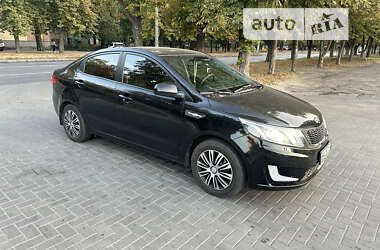 Седан Kia Rio 2013 в Кременчуге