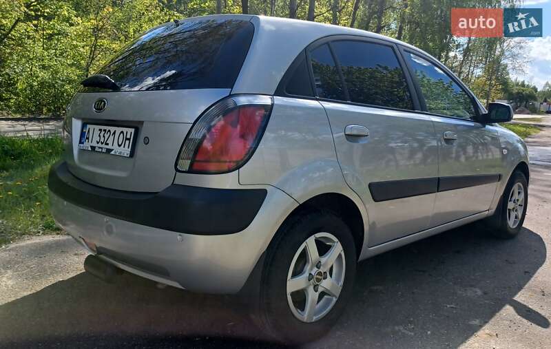 Хэтчбек Kia Rio 2006 в Буче