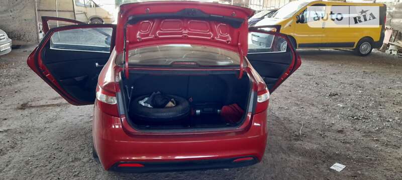 Седан Kia Rio 2011 в Львове