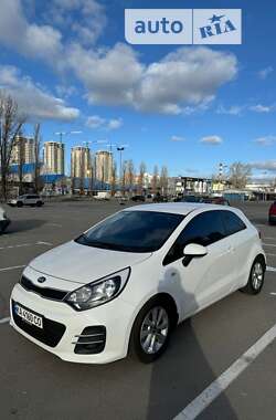 Хэтчбек Kia Rio 2015 в Киеве