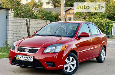 Седан Kia Rio 2010 в Одессе